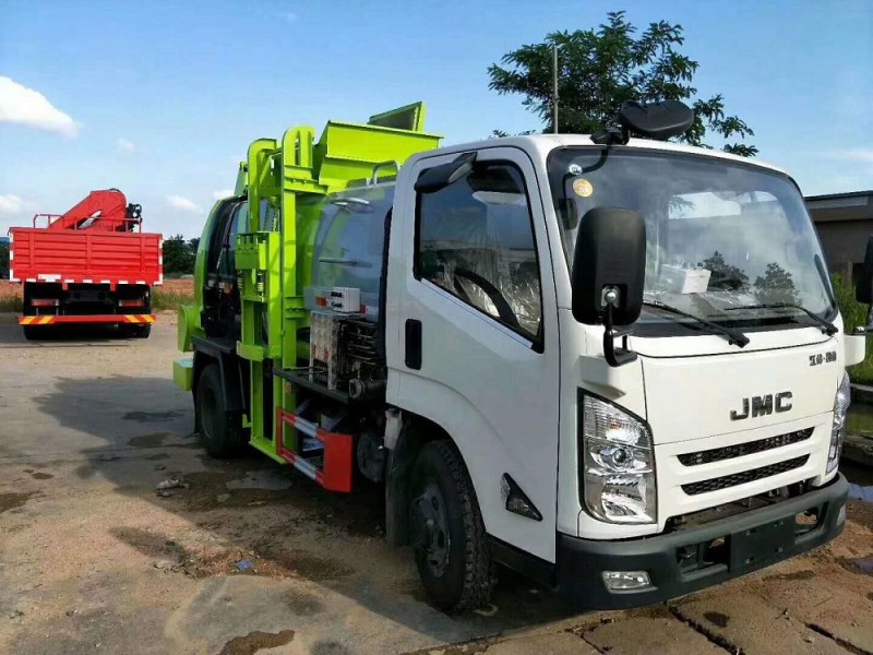 江鈴4.5方餐廚垃圾車