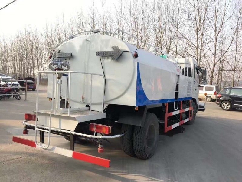 東風(fēng)天錦型道路清洗車