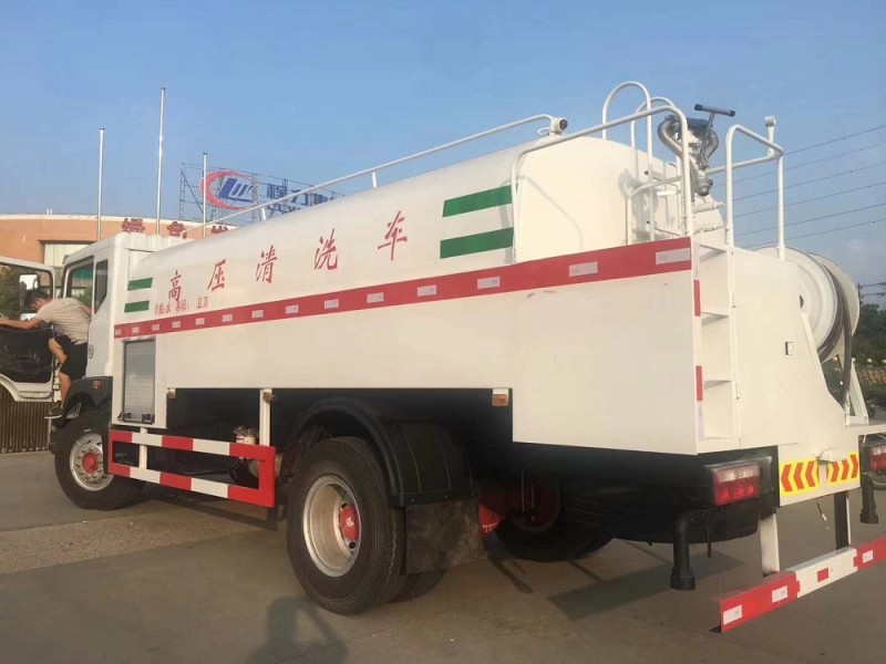 東風大多利卡D9高壓清洗車