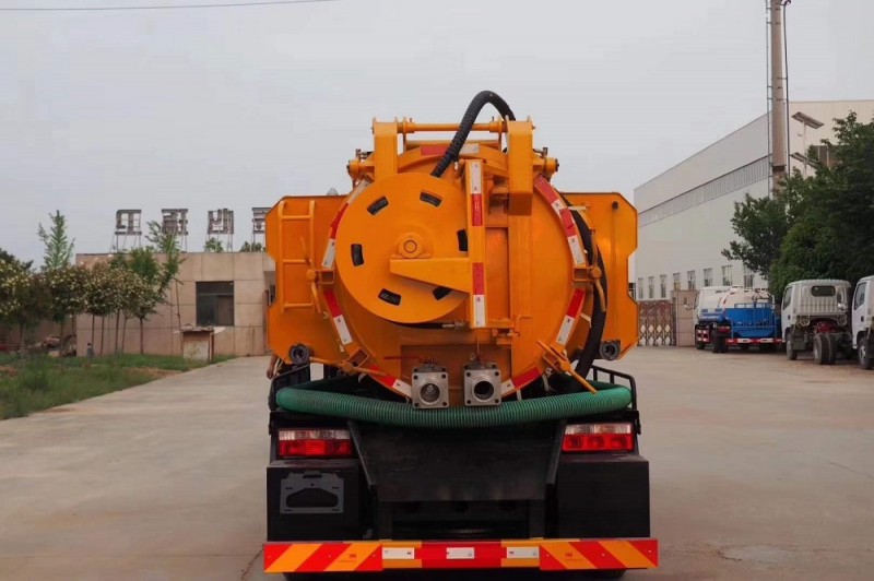 CLW5040GQW5清洗吸污車(chē)