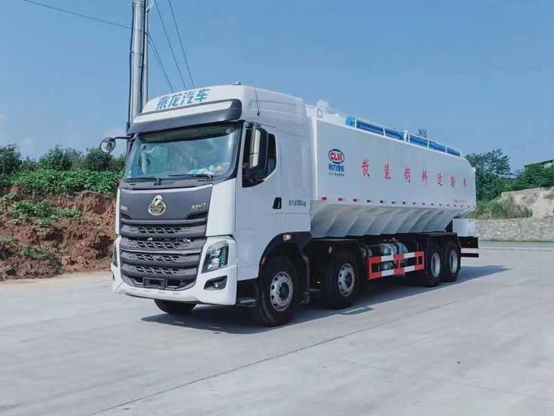 柳汽前四后八散裝飼料運(yùn)輸車