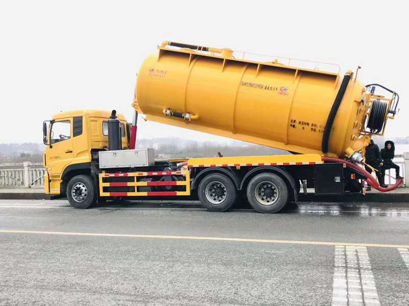 東風天龍清洗吸污車 東風天龍清洗吸污車圖片